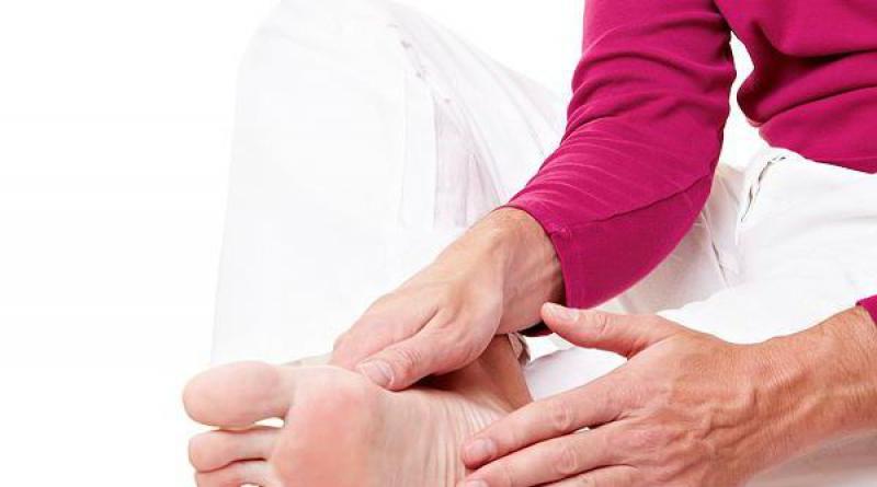 Болка в стъпалото при стъпване: причини и методи на лечение